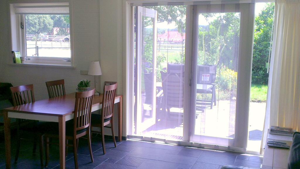 Vakantiehuis "Aan De Zandweg" Roderesch Номер фото